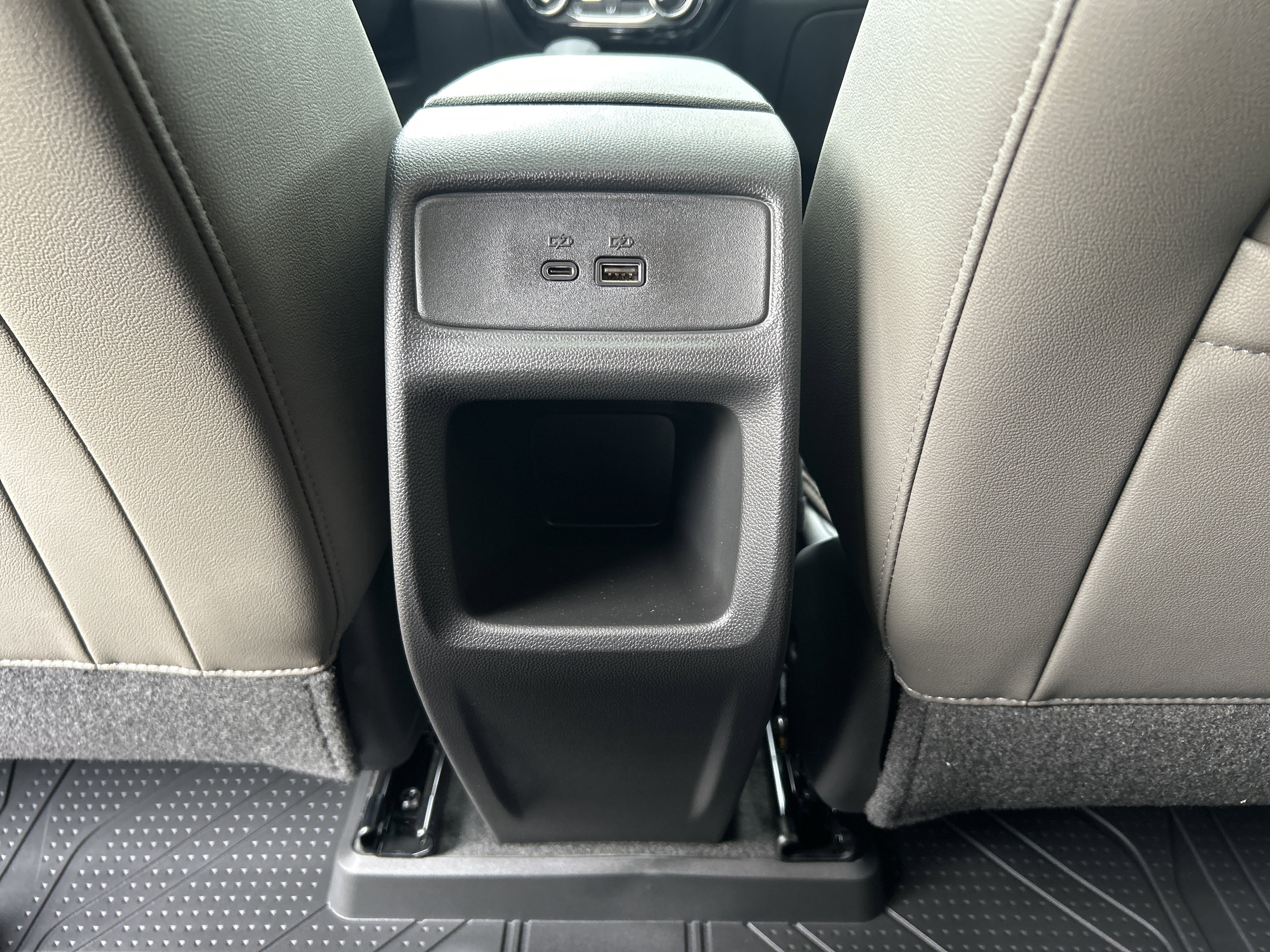 New 2025 Chevrolet Trax ACTIV w/ Sunroof Package image 28