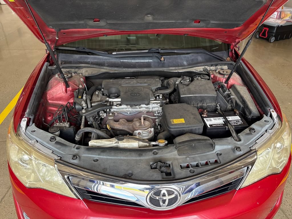 Used 2013 Toyota Camry XLE w/ Leather Pkg FWD image 21
