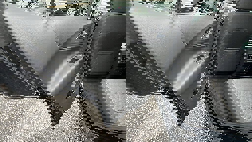 Used 2020 Chevrolet Equinox LT image 19