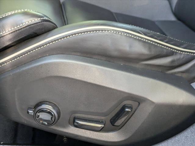 Used 2019 Volvo S60 T5 R-Design image 4