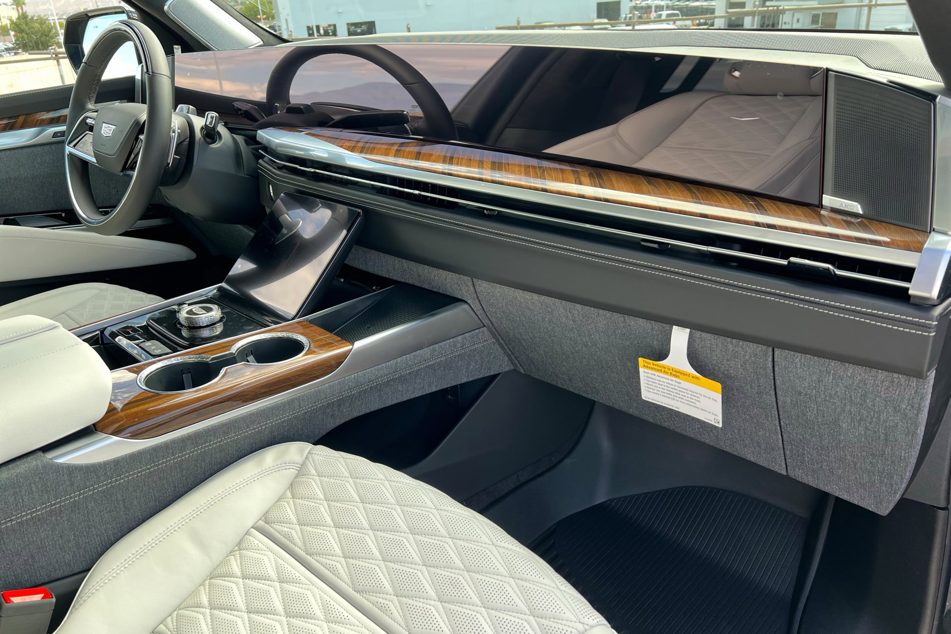 New 2026 Cadillac Escalade Platinum Sport w/ LPO, ONYX Package image 26