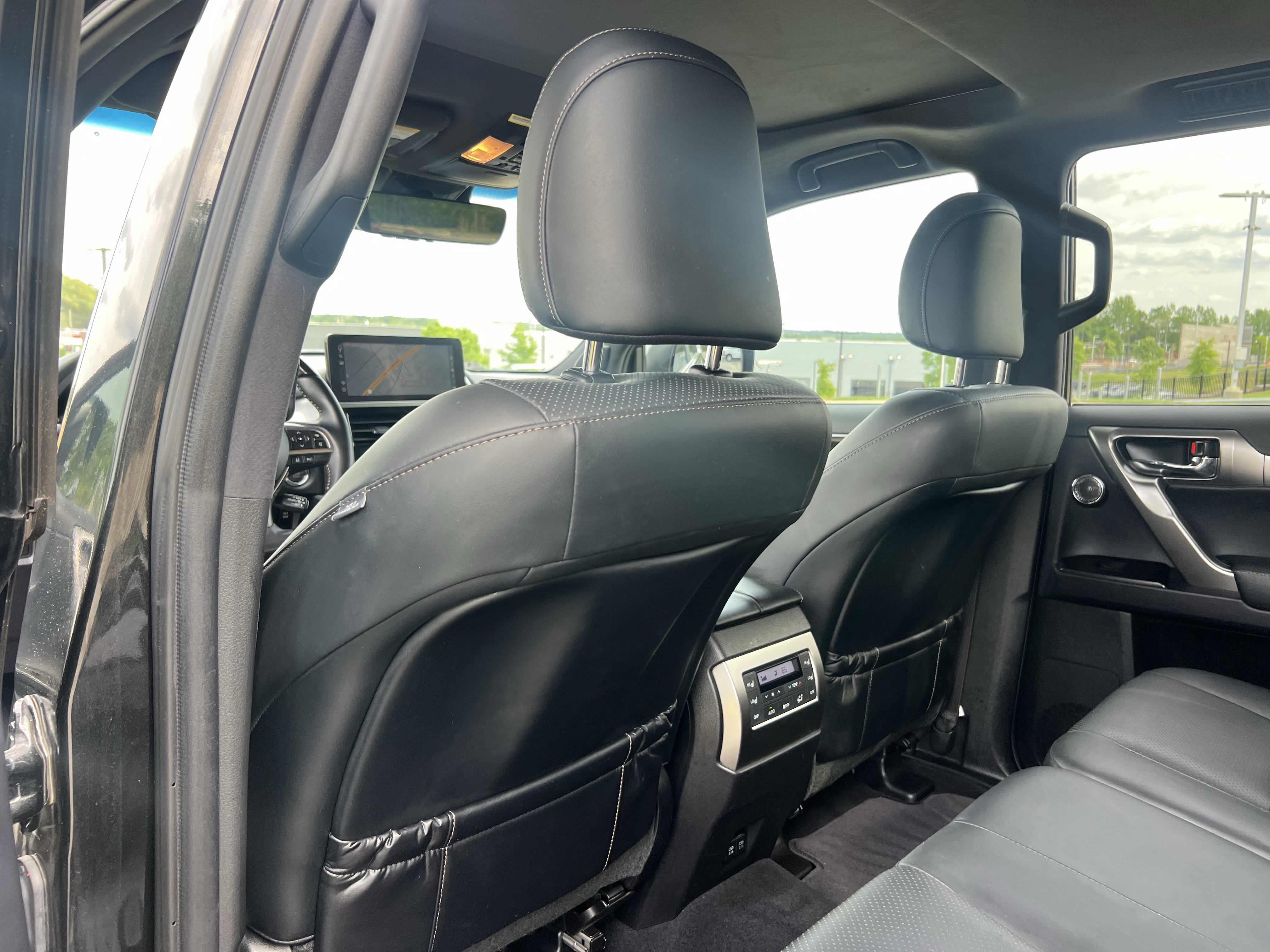 Used 2023 Lexus GX 460 Luxury w/ Accessory Package image 36