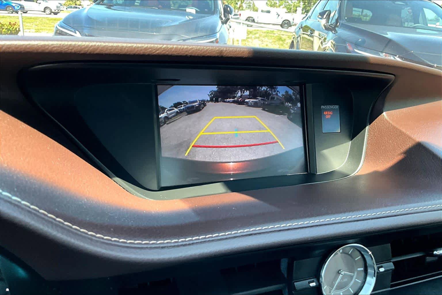 Used 2017 Lexus ES 350 w/ Luxury Package FWD image 25