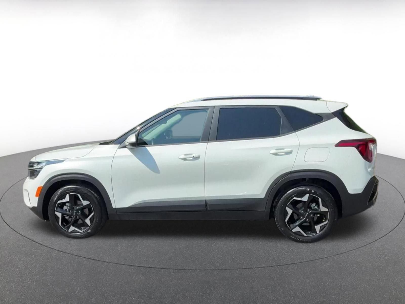 Used 2025 Kia Seltos S FWD image 10