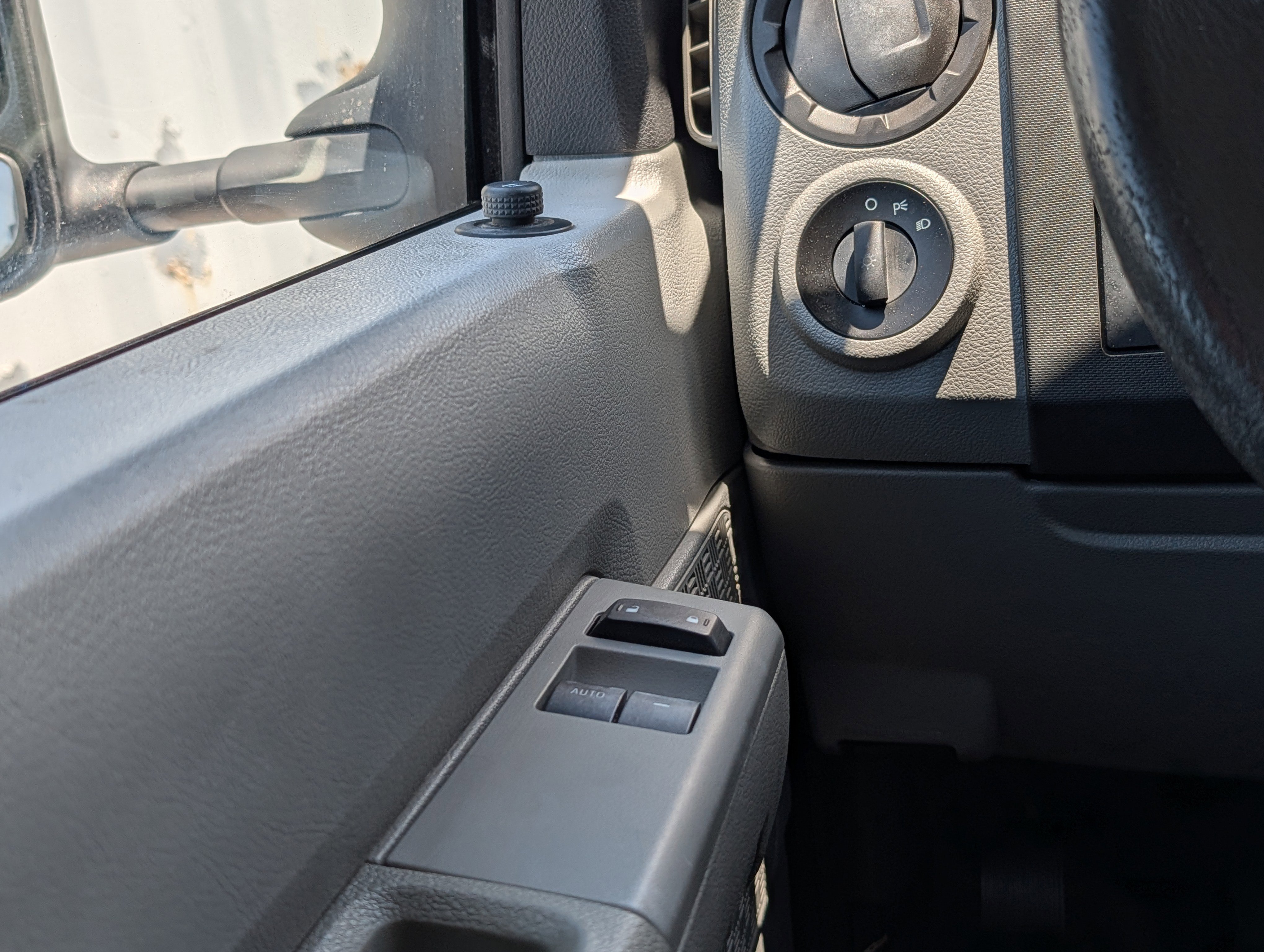 Used 2017 Ford E-350 and Econoline 350 Super Duty w/ Power Windows & Locks Group RWD image 22