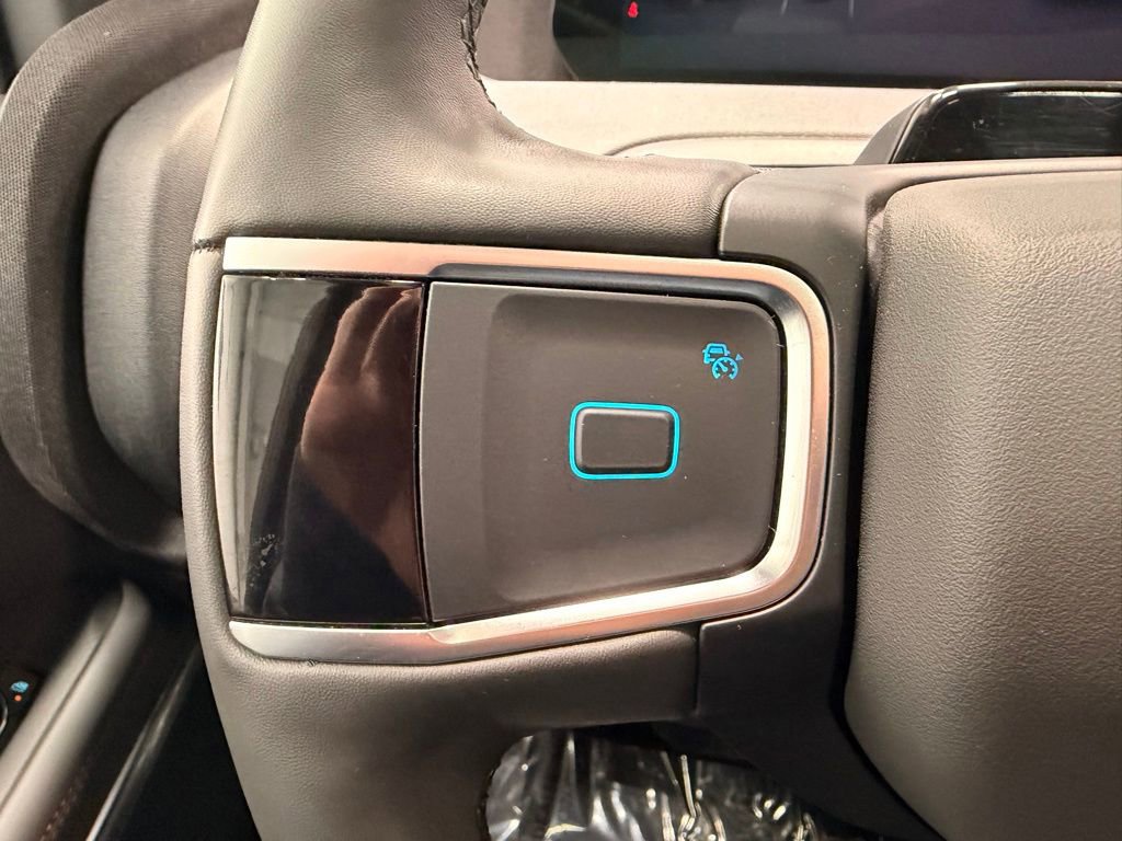 Used 2025 Ford Expedition Active image 32