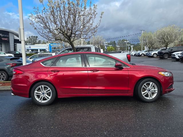 Used 2018 Ford Fusion SE w/ Fusion SE Technology Package image 3