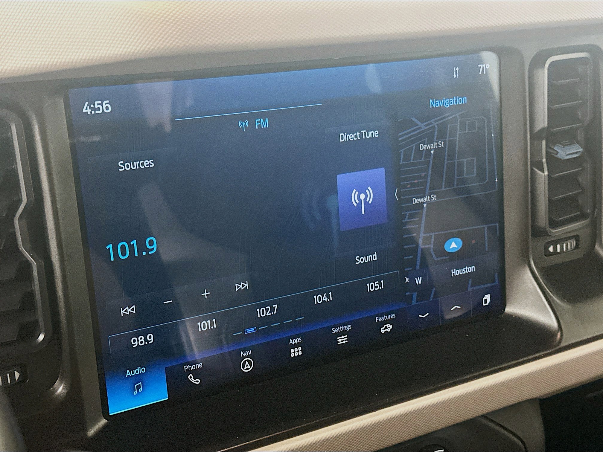 Used 2023 Ford Bronco Wildtrak image 21