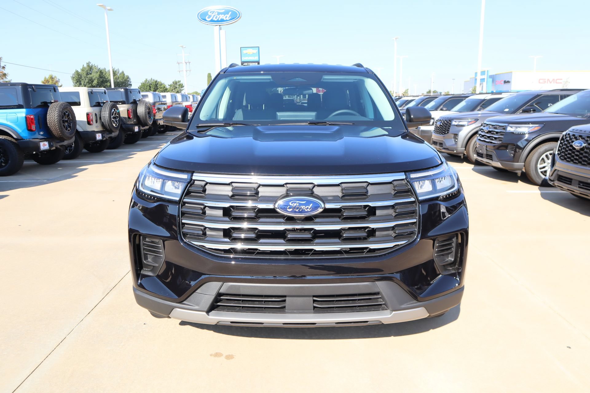 New 2026 Ford Explorer Active RWD image 11