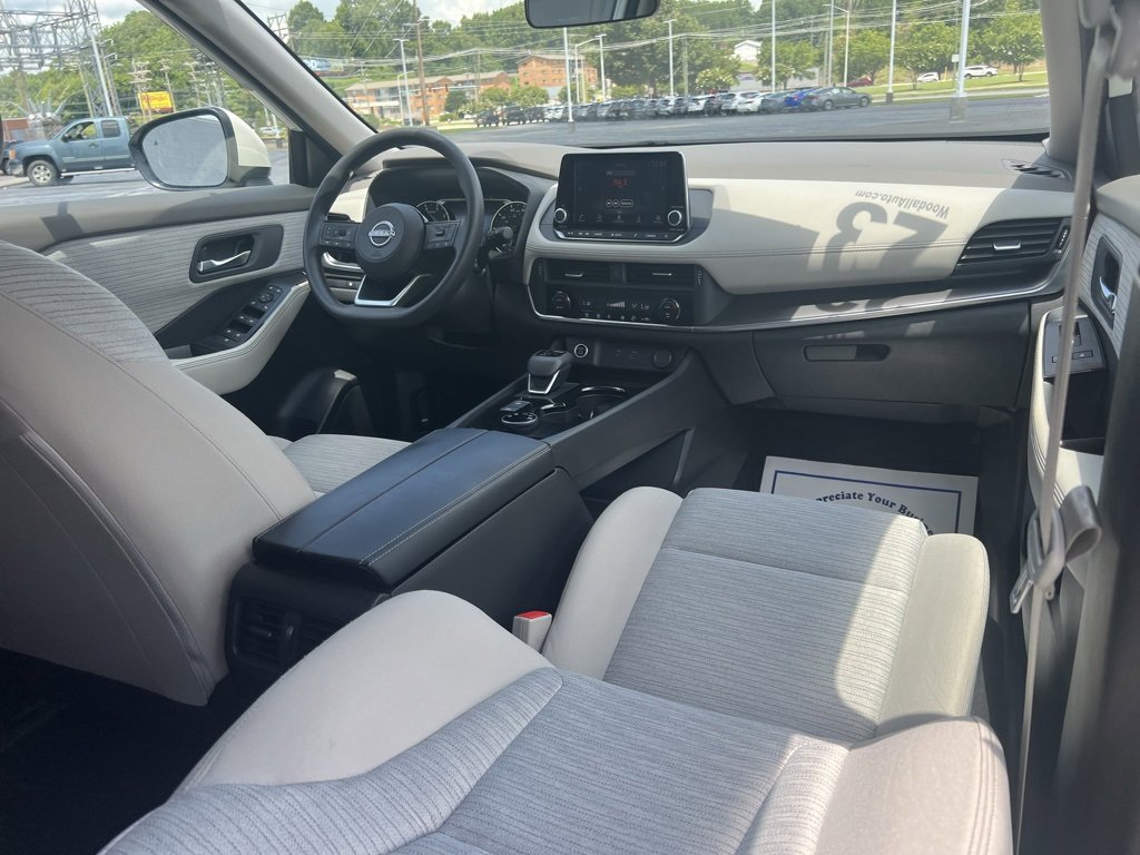 Used 2023 Nissan Rogue SV image 11