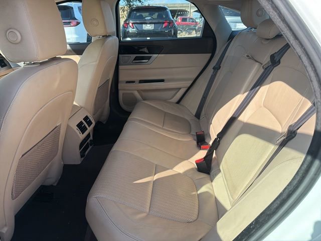 Used 2016 Jaguar XF Prestige image 15