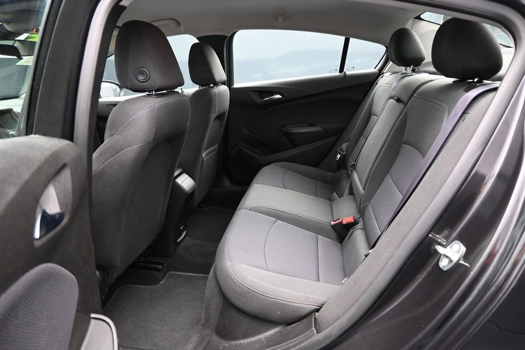 Used 2017 Chevrolet Cruze LT FWD image 23