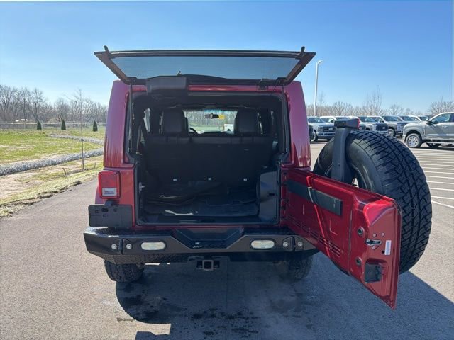 Used 2012 Jeep Wrangler Unlimited Sahara image 10