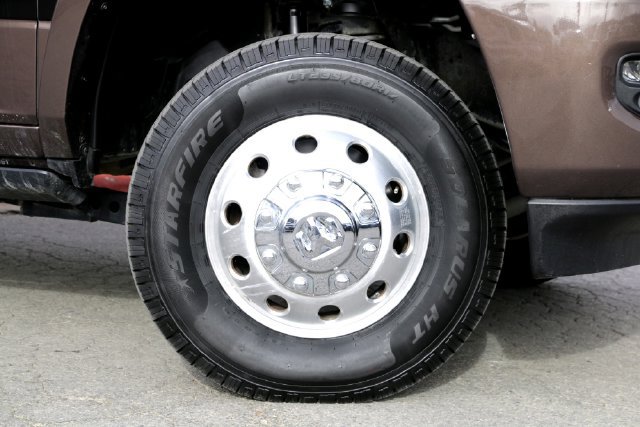 Used 2024 RAM 3500 Limited w/ Towing Technology Group AWD/4WD image 2