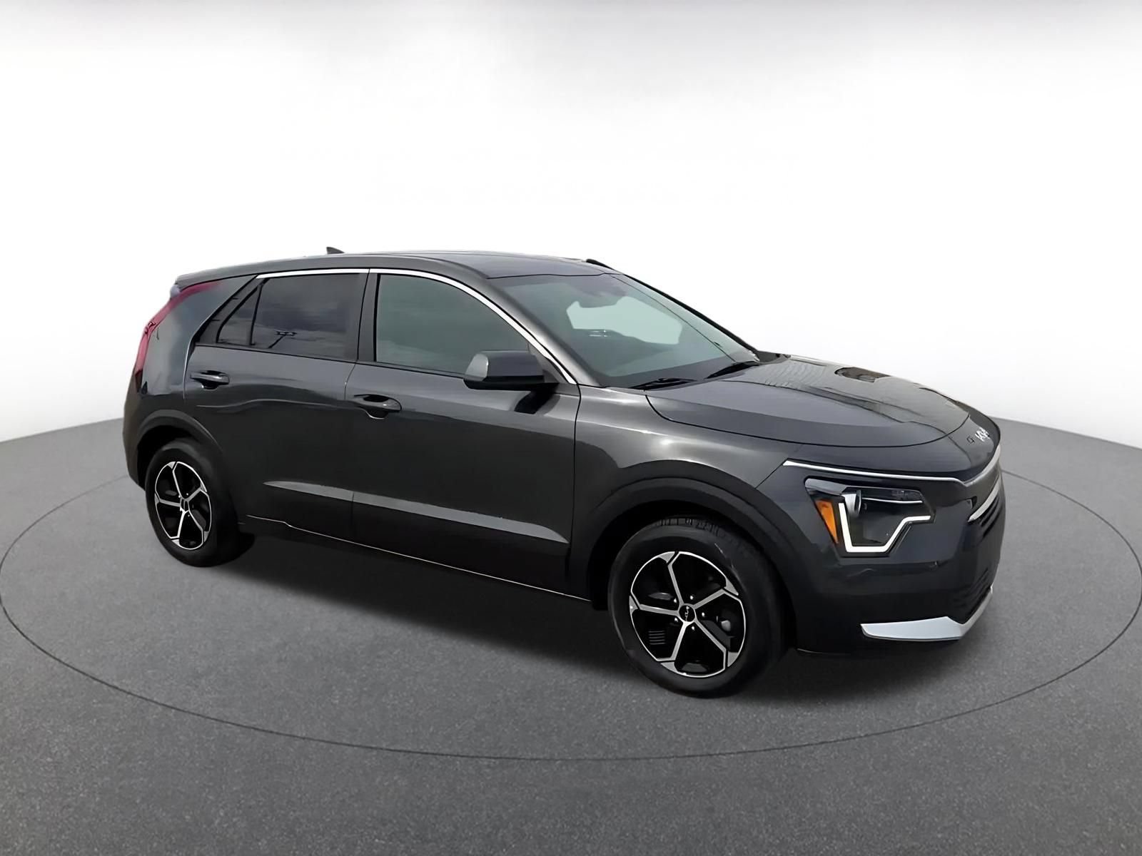 Used 2026 Kia Niro LX FWD image 2