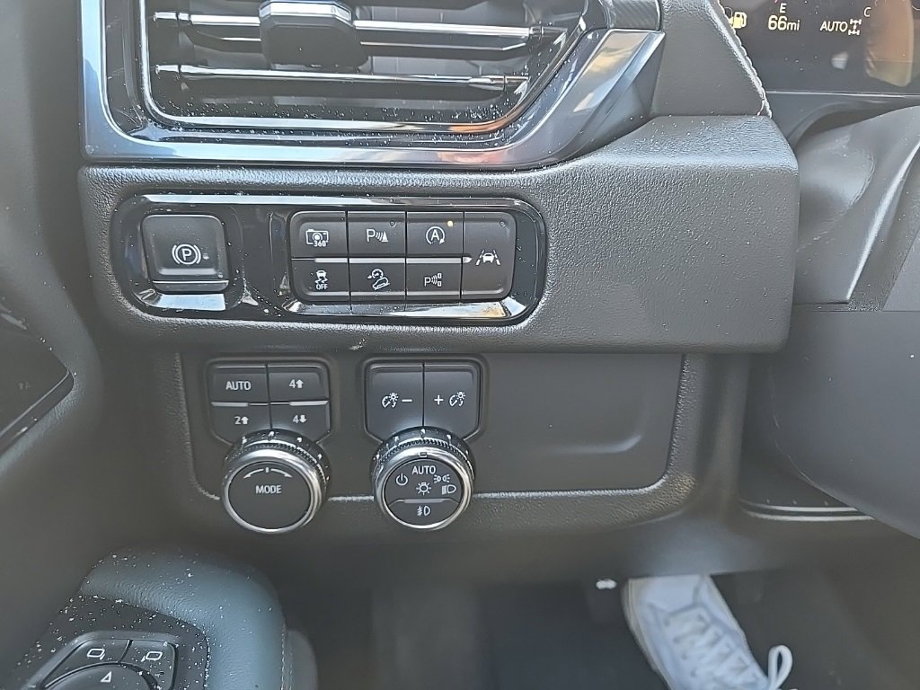 Used 2025 GMC Yukon XL AT4 w/ AT4 Premium Package image 20