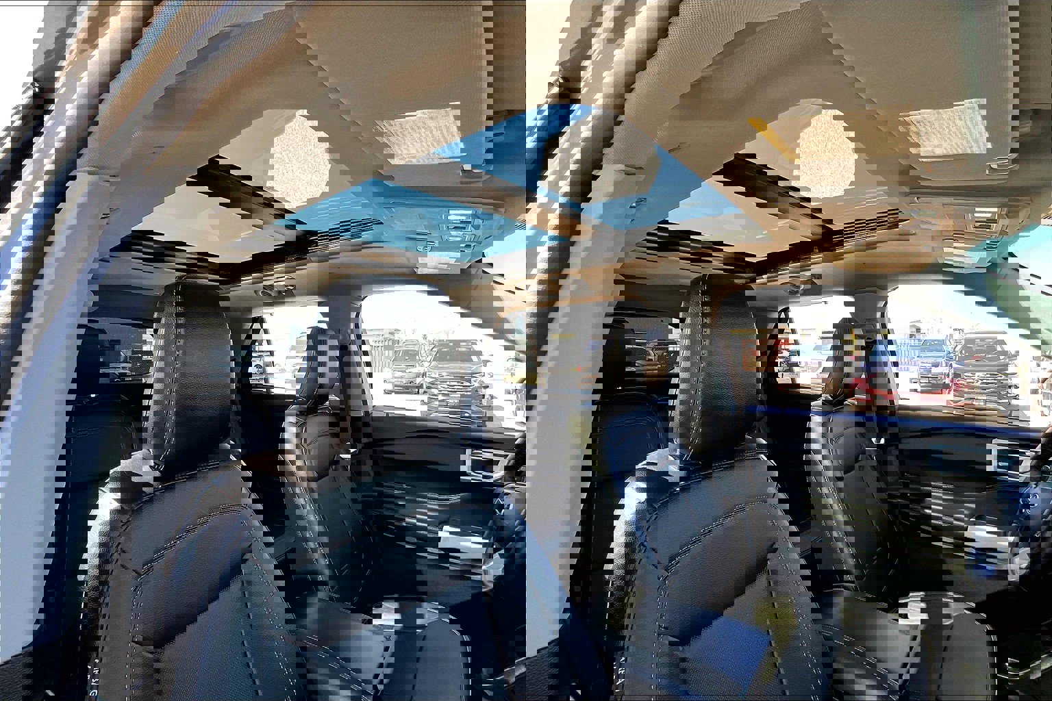 Used 2021 Ford Explorer Limited w/ Hybrid Equipment Group 310A image 29