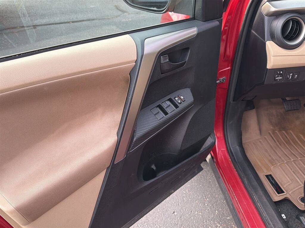 Used 2013 Toyota RAV4 LE AWD/4WD image 15