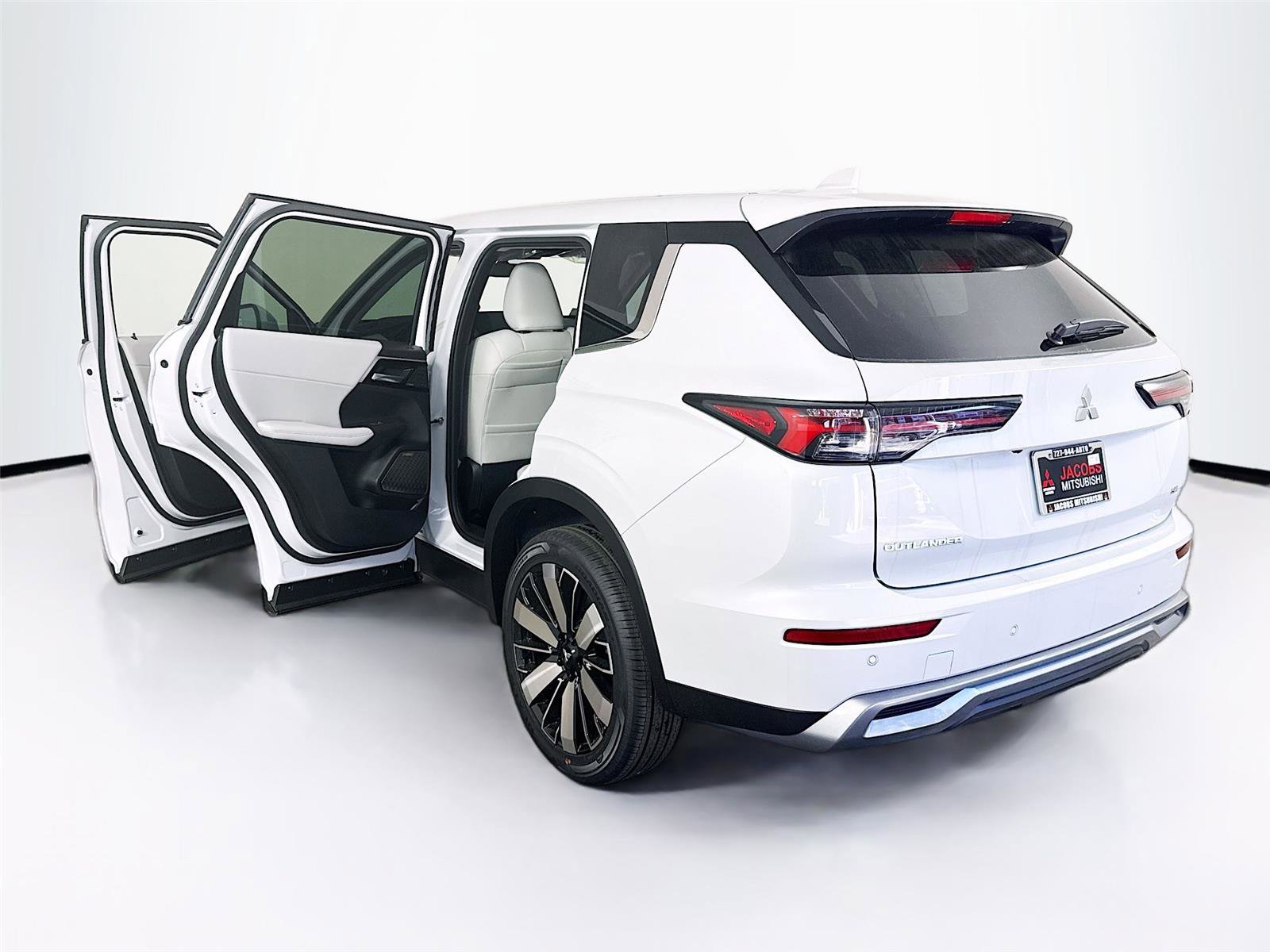 New 2026 Mitsubishi Outlander SE image 36