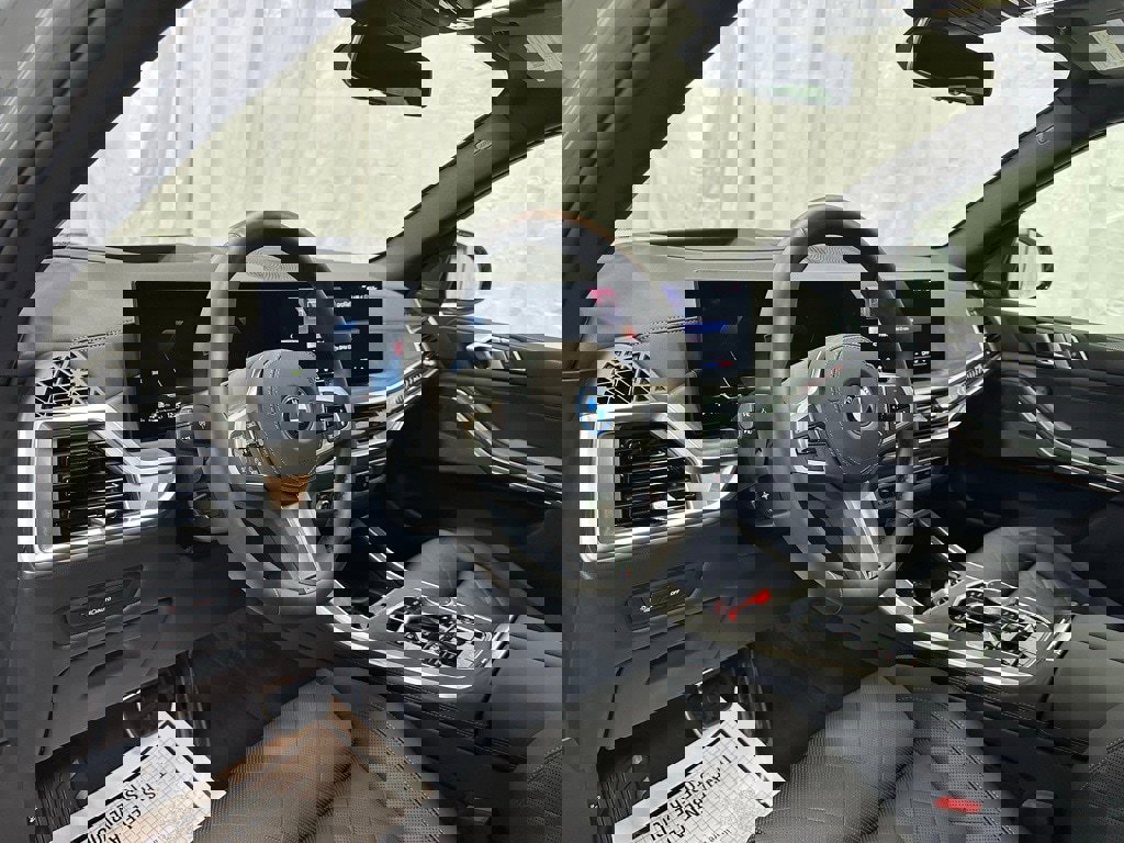 Used 2026 BMW X5 xDrive50e image 15