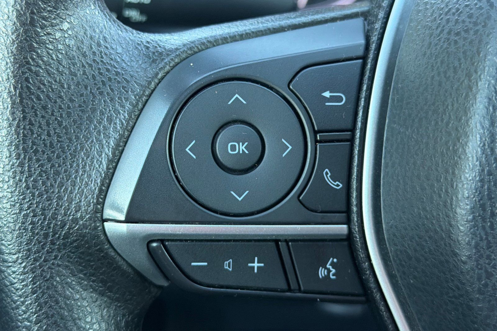 Certified 2023 Toyota Camry LE w/ Convenience Package image 28