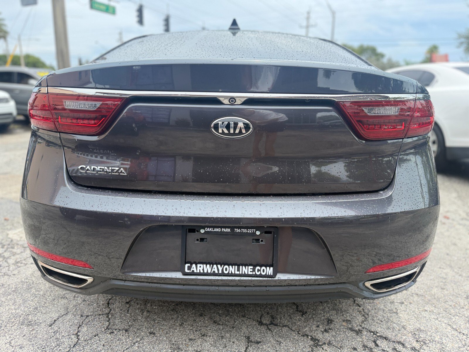 Used 2018 Kia Cadenza Premium FWD image 4