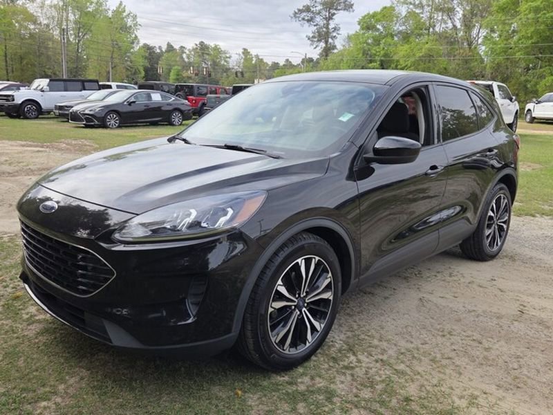 Certified 2021 Ford Escape SE w/ SE Sport Appearance Package FWD image 4