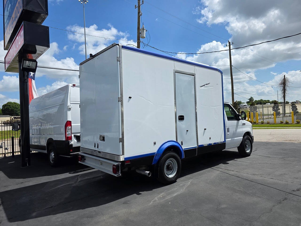 Used 2023 Ford E-350 and Econoline 350 Super Duty w/ Power Windows & Locks Group RWD image 6