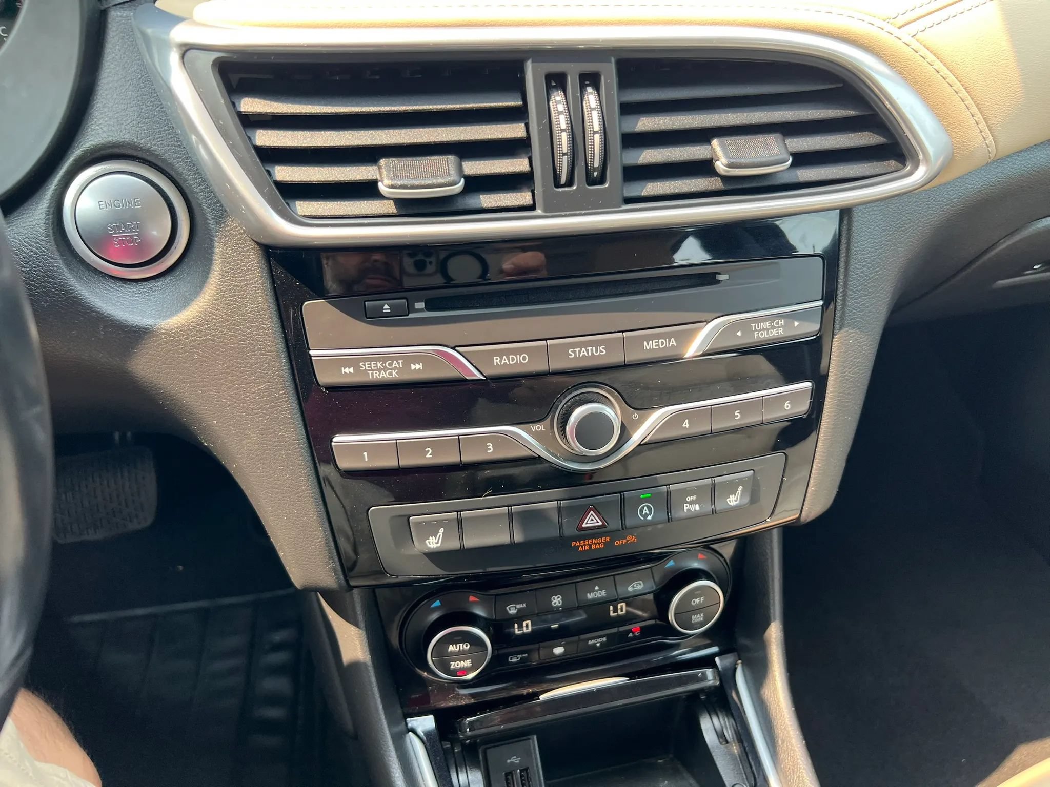 Used 2018 INFINITI QX30 Premium w/ Navigation Package AWD/4WD image 21