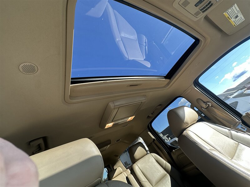 Used 2014 Cadillac Escalade ESV Premium AWD/4WD image 12