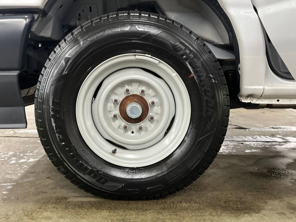 Used 2023 Ford E-350 and Econoline 350 Super Duty w/ Driver's Safety Package image 16