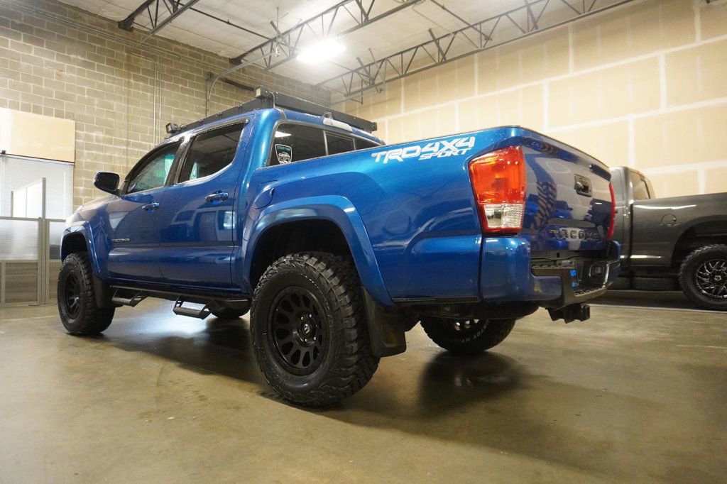 Used 2016 Toyota Tacoma TRD Sport image 3