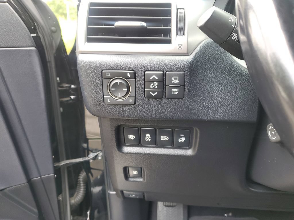 Used 2023 Lexus GX 460 Luxury w/ Accessory Package AWD/4WD image 20