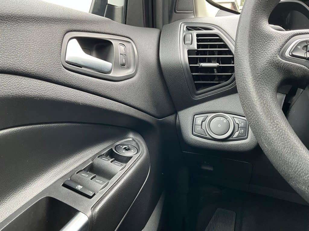 Used 2018 Ford Escape SE image 22