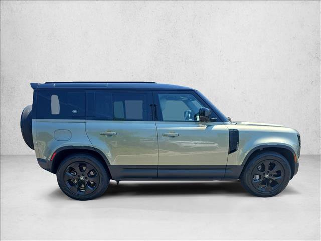Used 2023 Land Rover Defender 110 SE AWD/4WD image 4