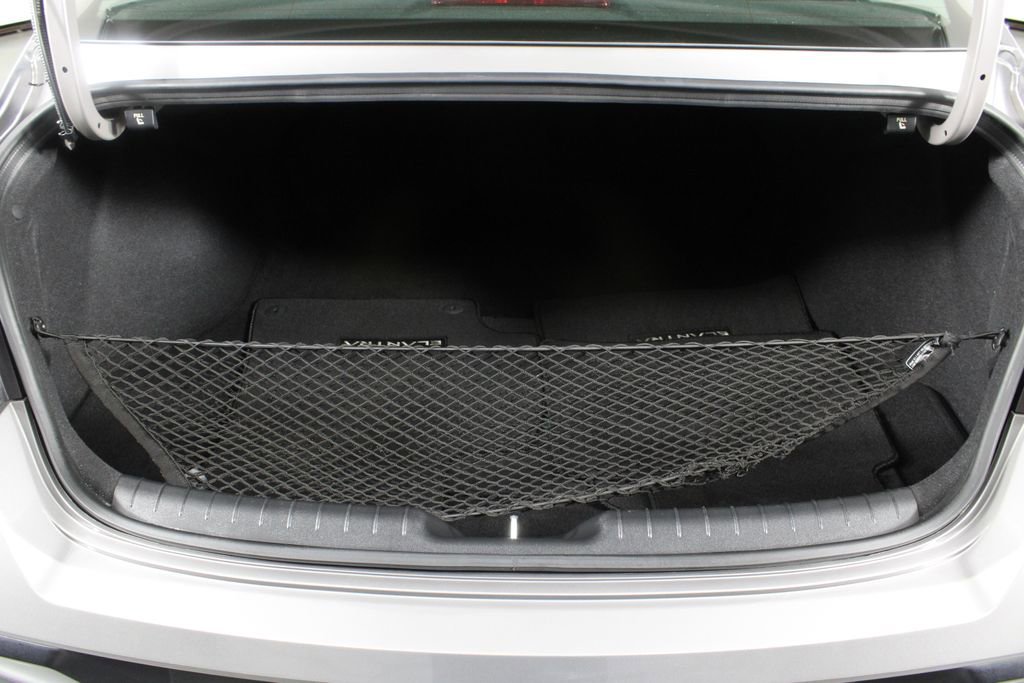 Certified 2024 Hyundai Elantra SEL w/ Convenience Package FWD image 18