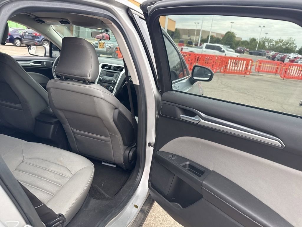 Used 2015 Ford Fusion S FWD image 17