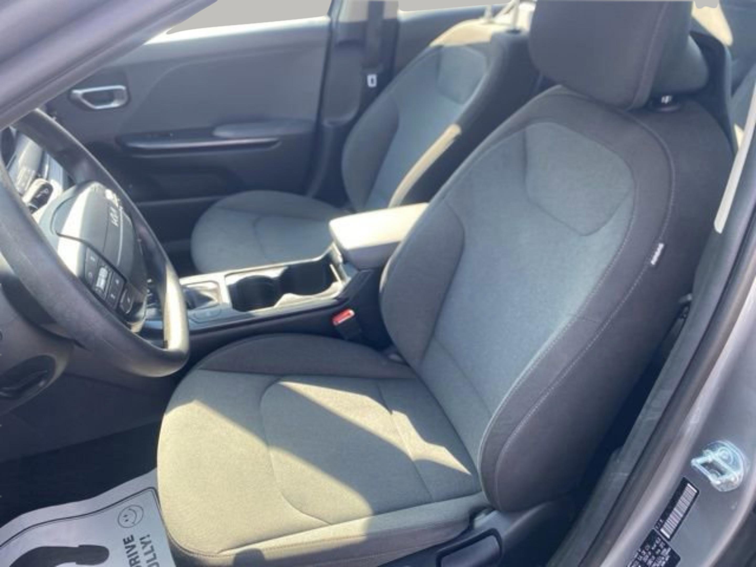 Used 2025 Kia K4 FWD image 11