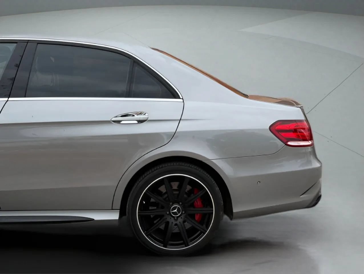 Used 2014 Mercedes-Benz E 63 AMG S-Model image 44