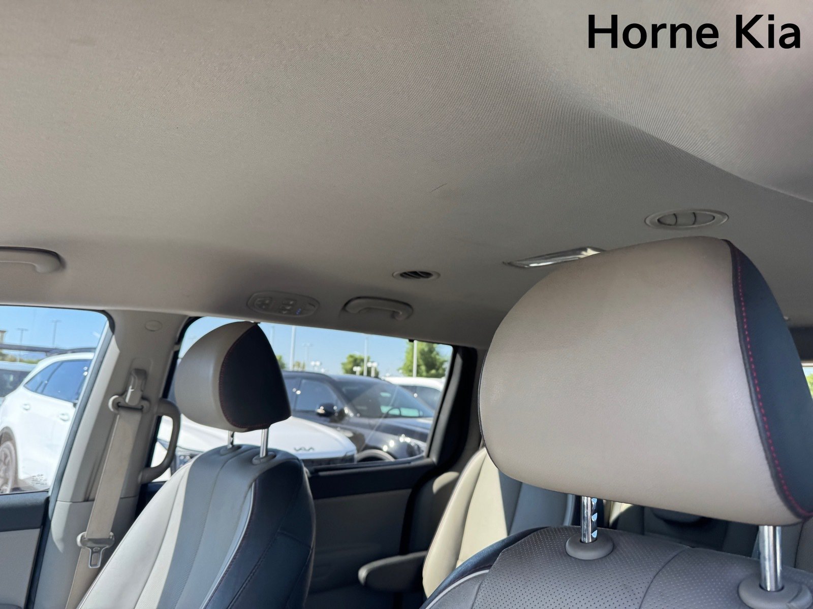 Used 2018 Kia Sedona LX w/ LX Essentials Premium Package FWD image 26