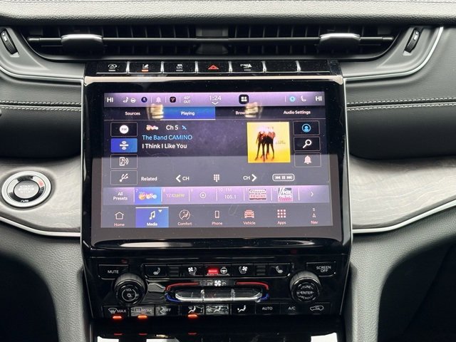 New 2025 Jeep Grand Cherokee L Limited w/ Luxury Tech Group II image 14