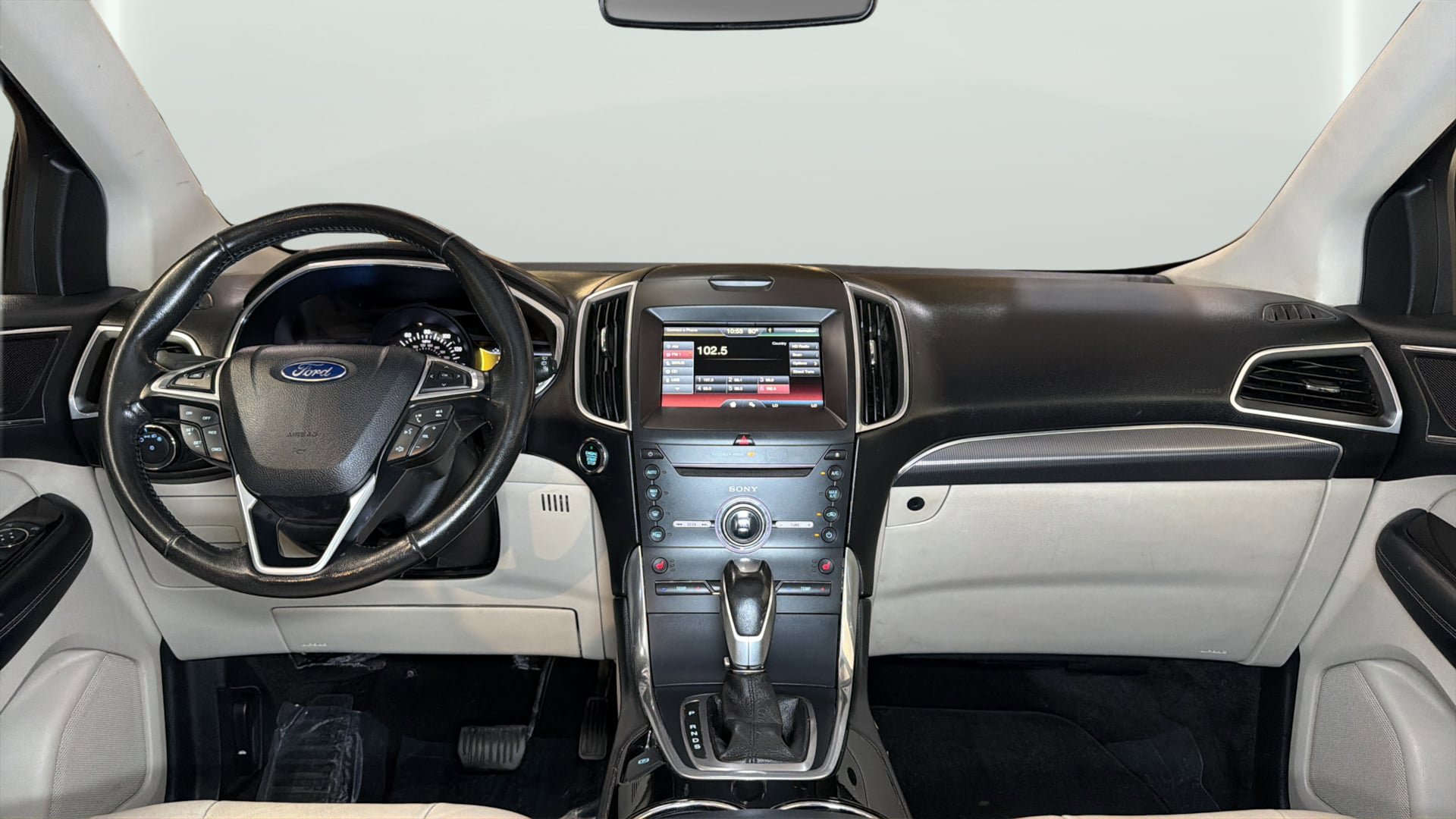 Used 2015 Ford Edge Titanium FWD image 15