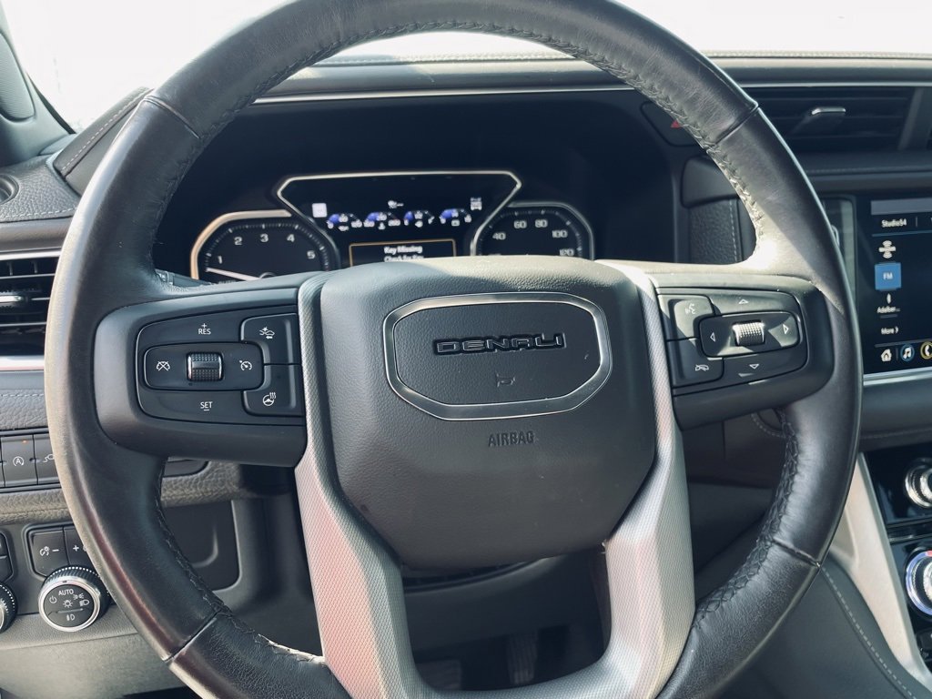 Used 2021 GMC Yukon Denali w/ Denali Premium Package image 11