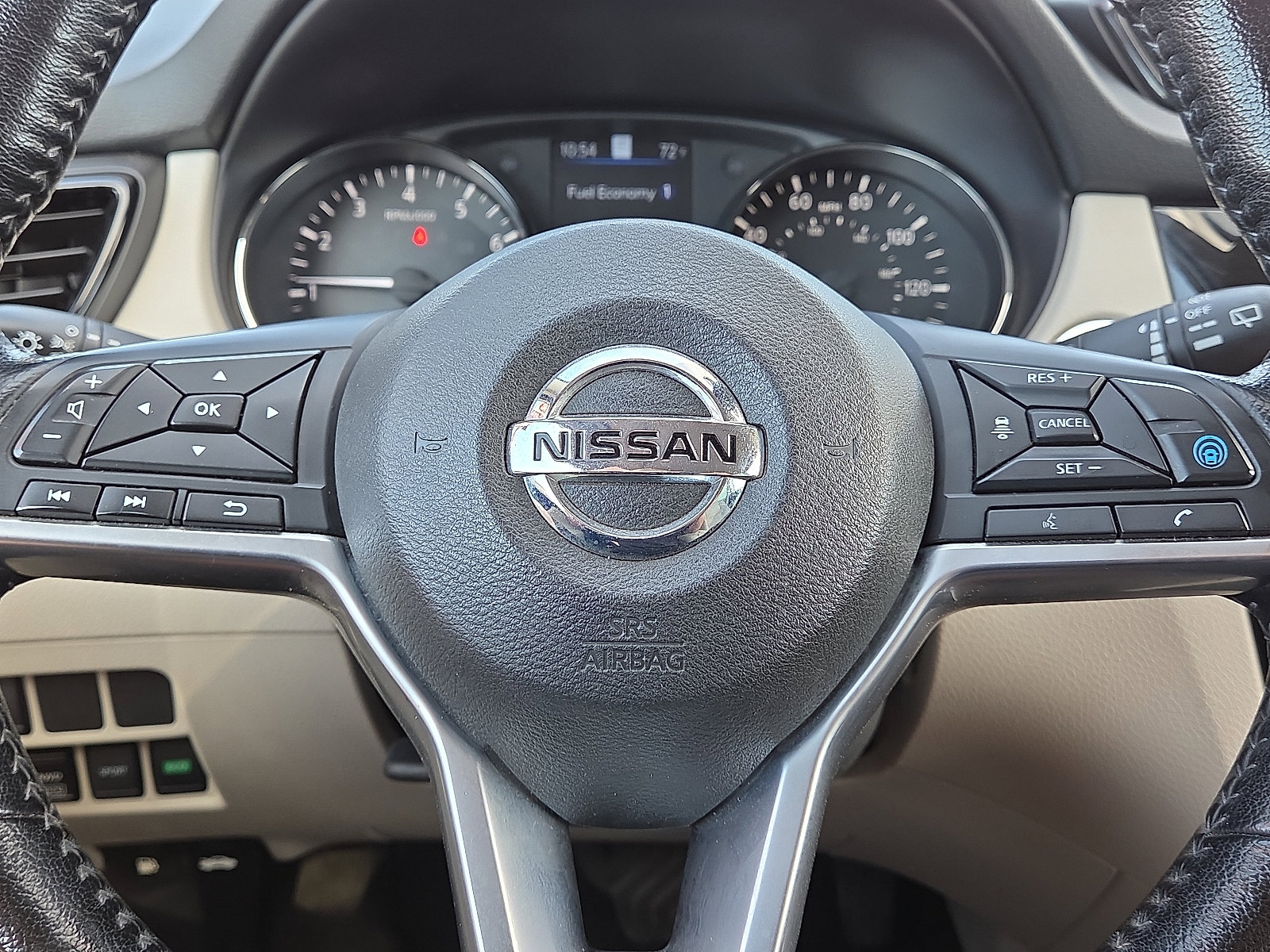 Used 2022 Nissan Rogue Sport SL w/ Premium Package image 16