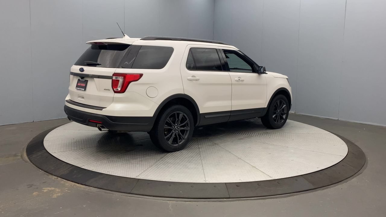 Used 2019 Ford Explorer XLT w/ Equipment Group 202A AWD/4WD image 5