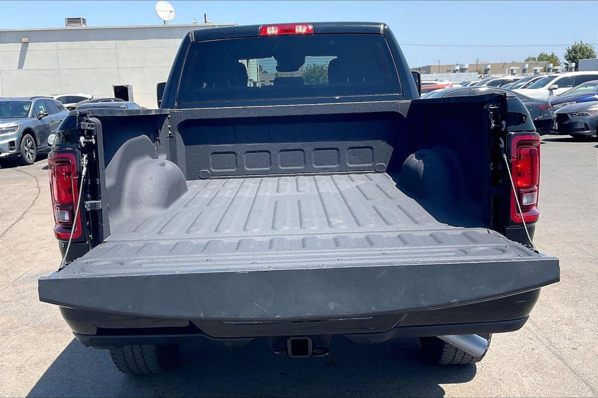 Used 2025 RAM 2500 Big Horn AWD/4WD image 33