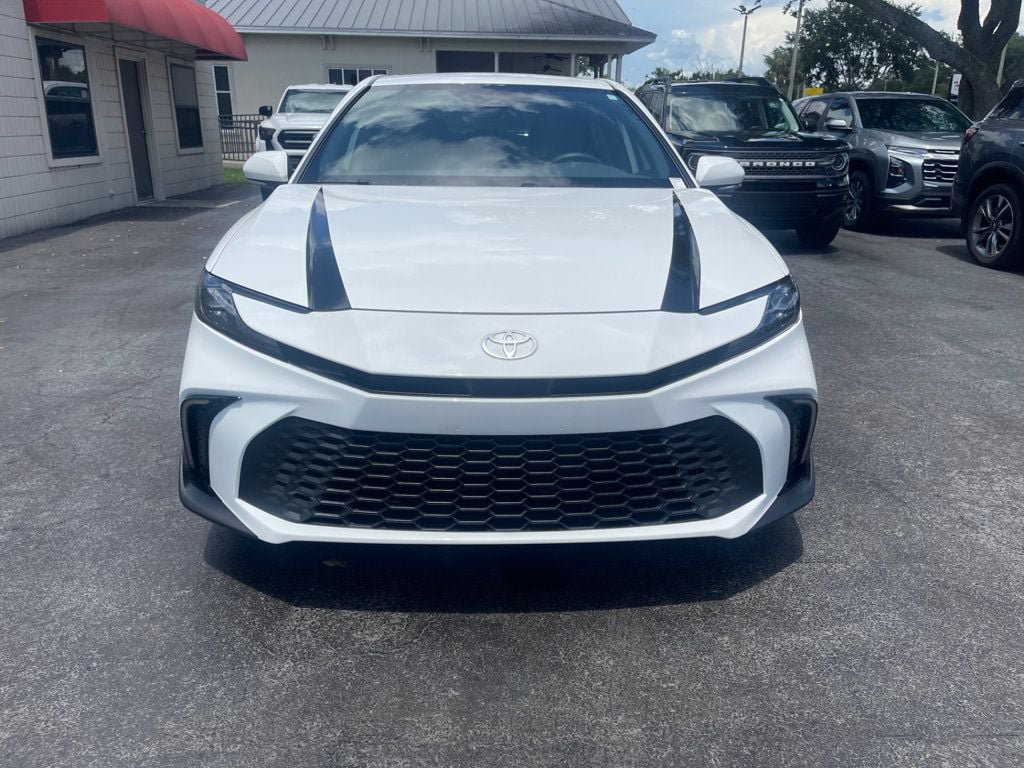 Used 2025 Toyota Camry SE FWD image 8