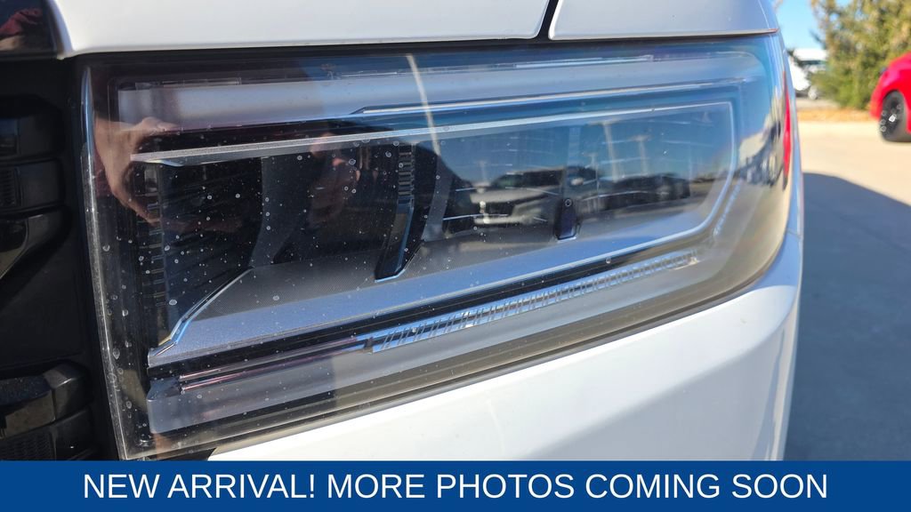 Used 2022 GMC Acadia SLT w/ Elevation Edition image 9