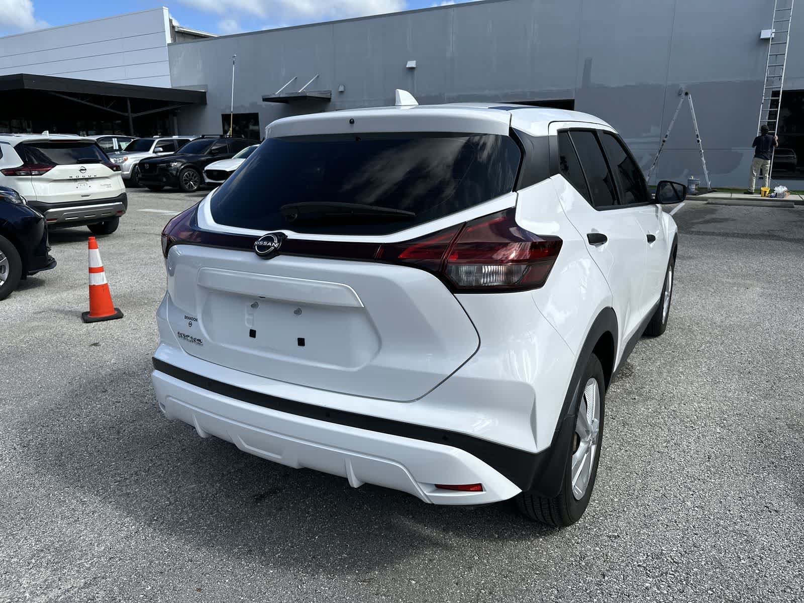 Used 2023 Nissan Kicks S FWD image 8