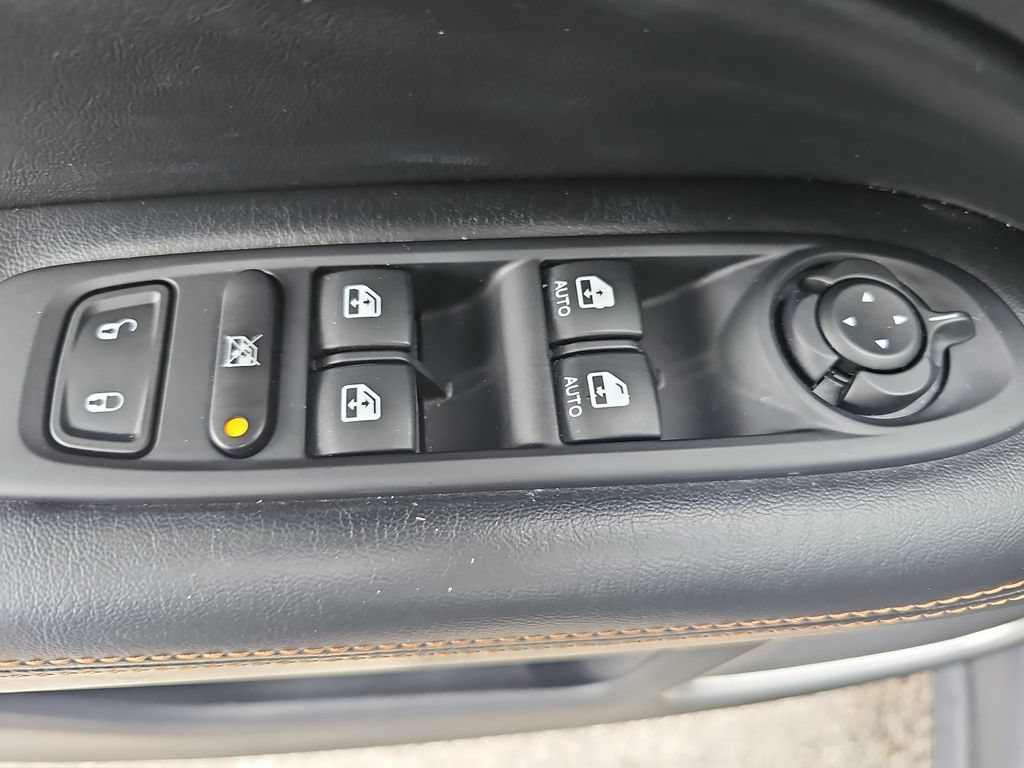 Used 2019 Jeep Compass Limited FWD image 25